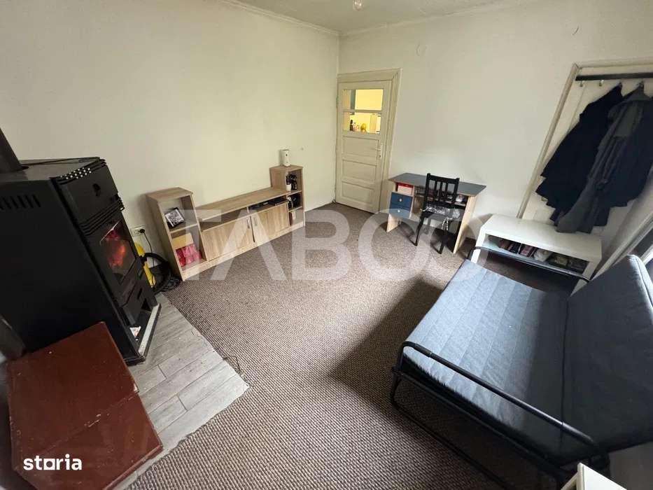 Casa centrala de vanzare in Gura Raului 560 mp curte+gradina - Imagine principală: 5/9