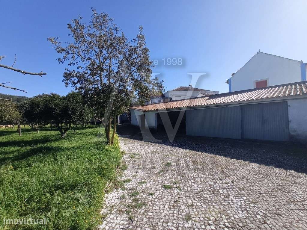 Quinta composta por moradia de dois pisos, com piscina, garagem e t...-5
