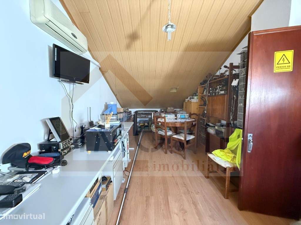 APARTAMENTO T3 NO LICEU EM SETUBAL-21