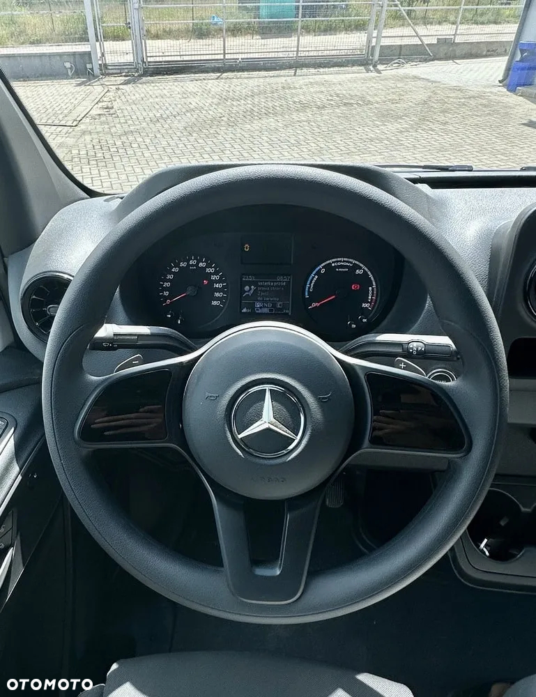 Mercedes-Benz eSprinter - 12