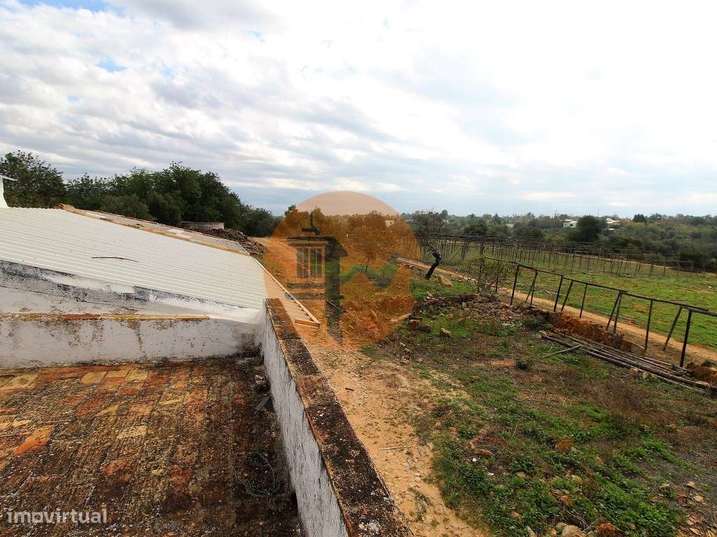 Para Reconstruir...Terreno com Ruína perto de Pechão!!! - Grande imagem: 5/38