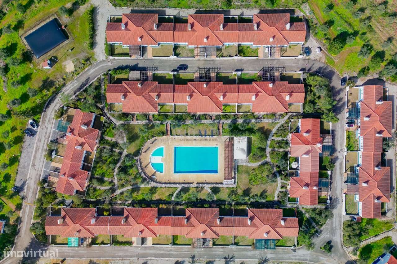 Moradia T3 com sotão e piscina no Condomínio Vila Nova Sta Susana, A - Grande imagem: 3/22