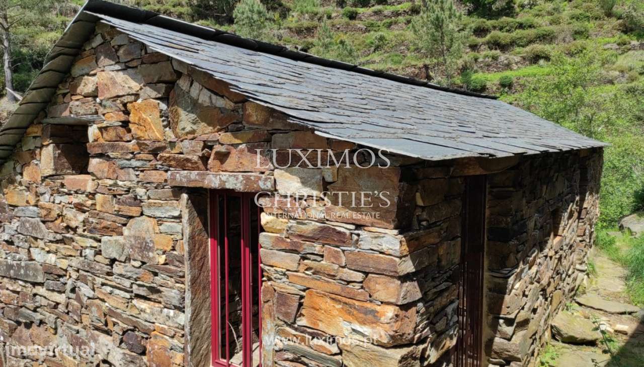 Venda de Aldeia com casas típicas em Arouca - Grande imagem: 3/30