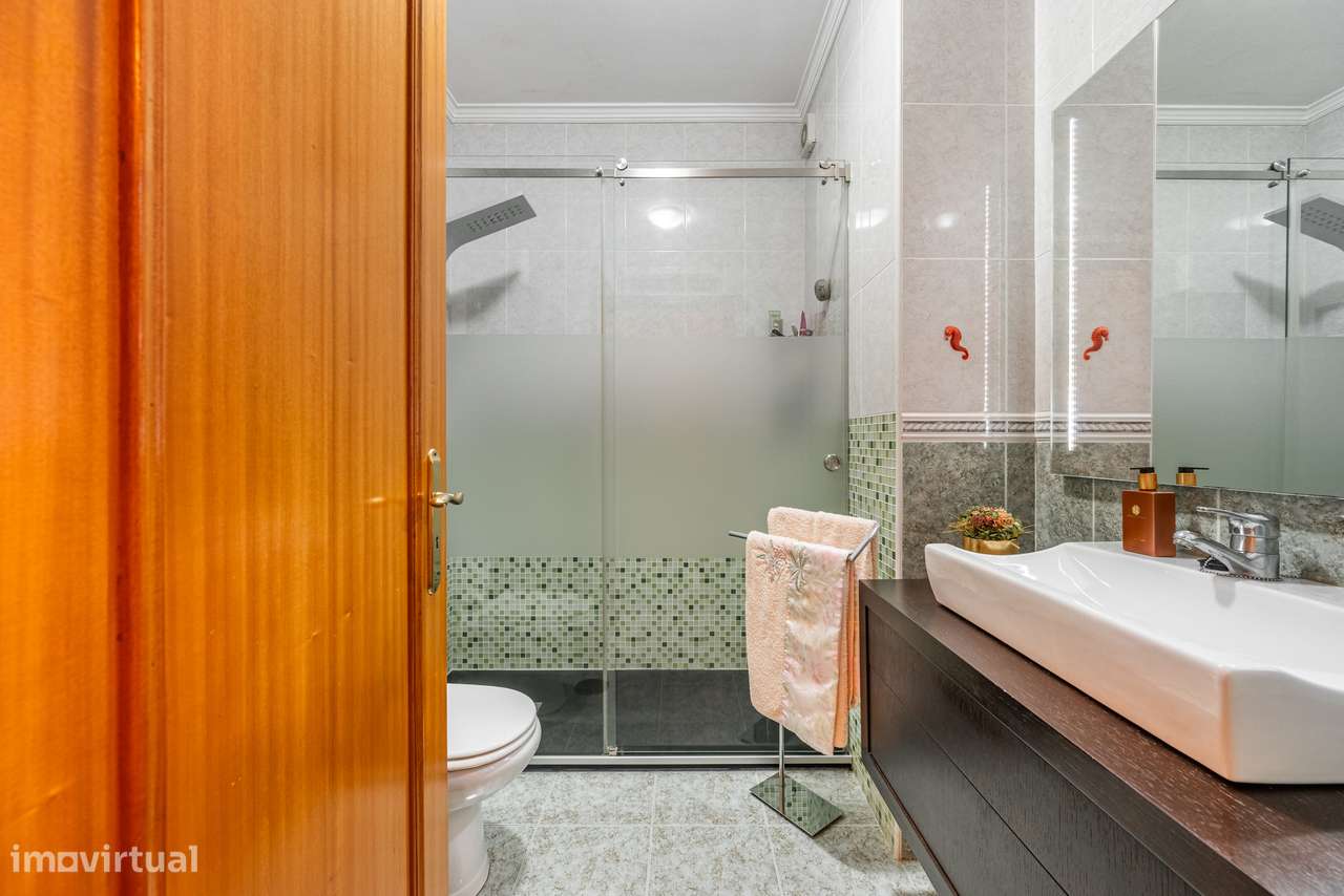 T2 em Arcozelo (V. N. de Gaia) com 114 m², Excelente Localização.-7