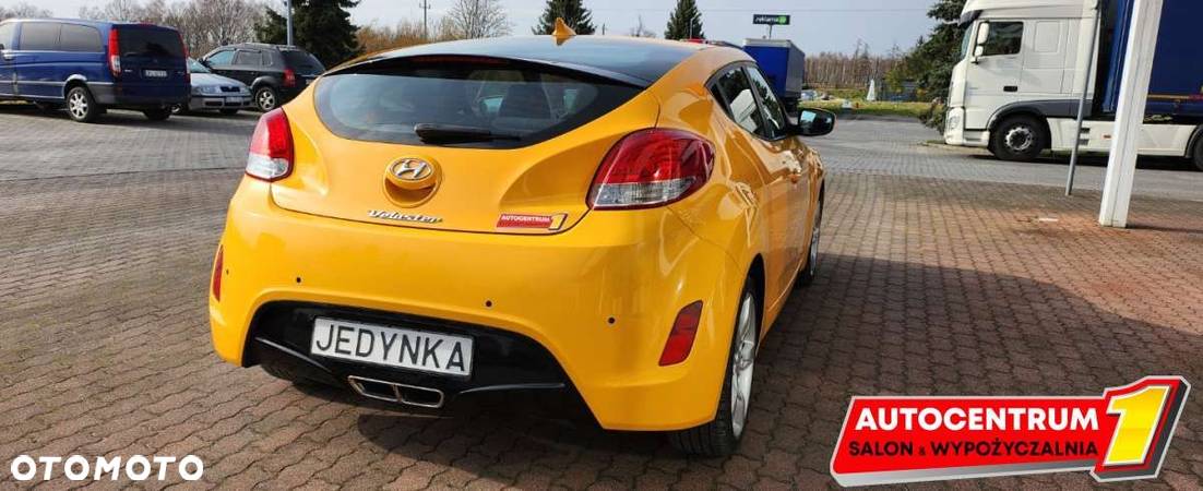 Hyundai Veloster - 24