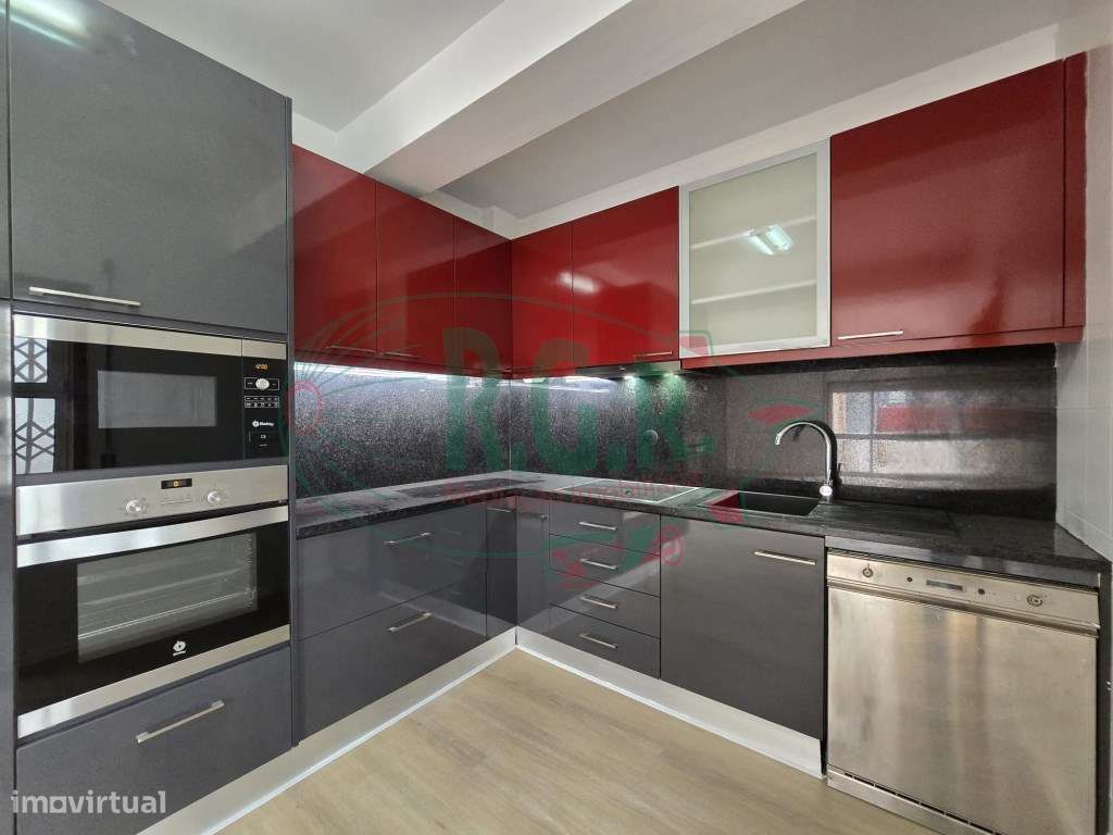 T2 Próximo ao Metro da Campainha/ Estação de Comboio - Grande imagem: 2/35