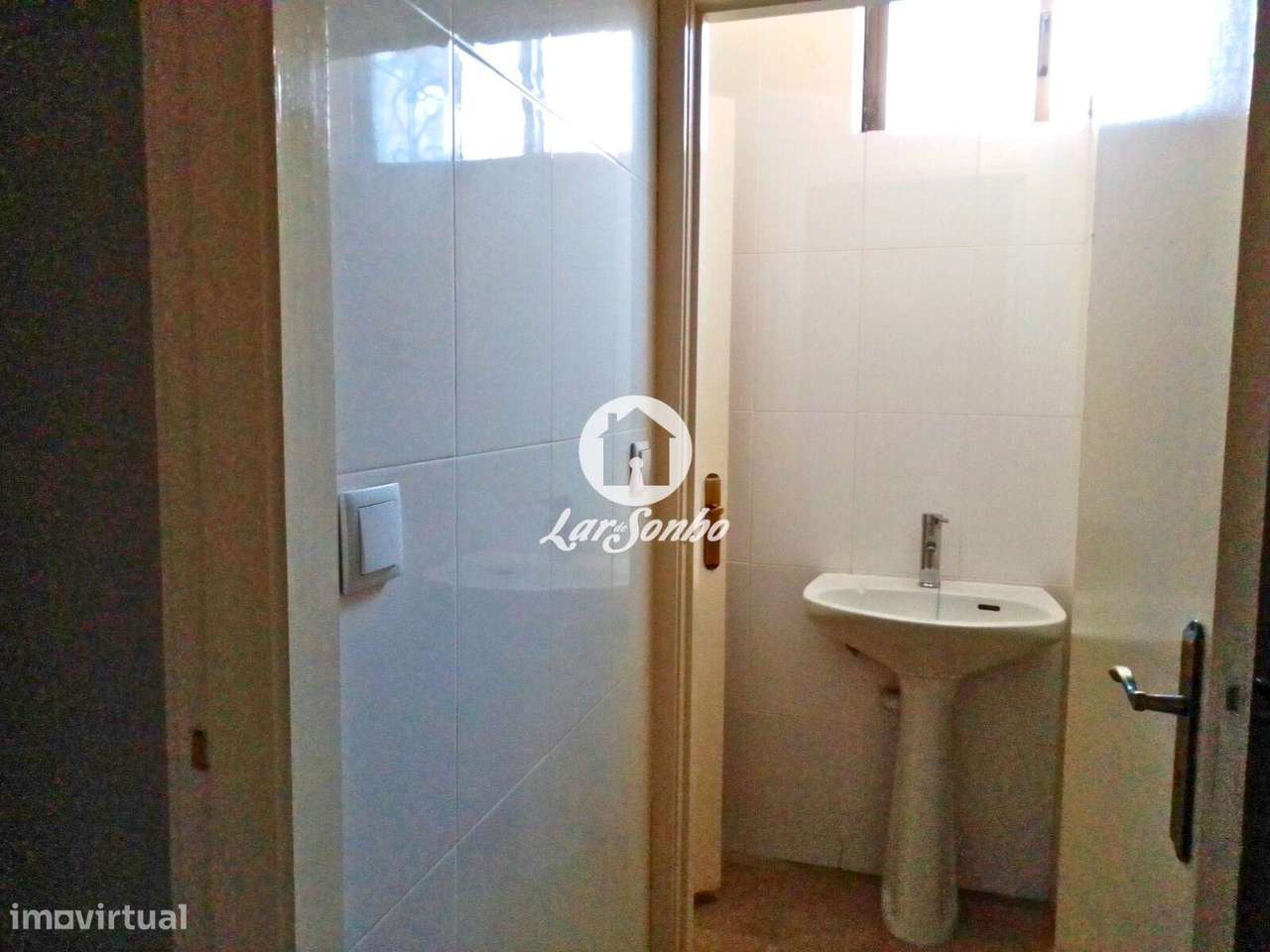 Armazém em Barcelos - Grande imagem: 3/26