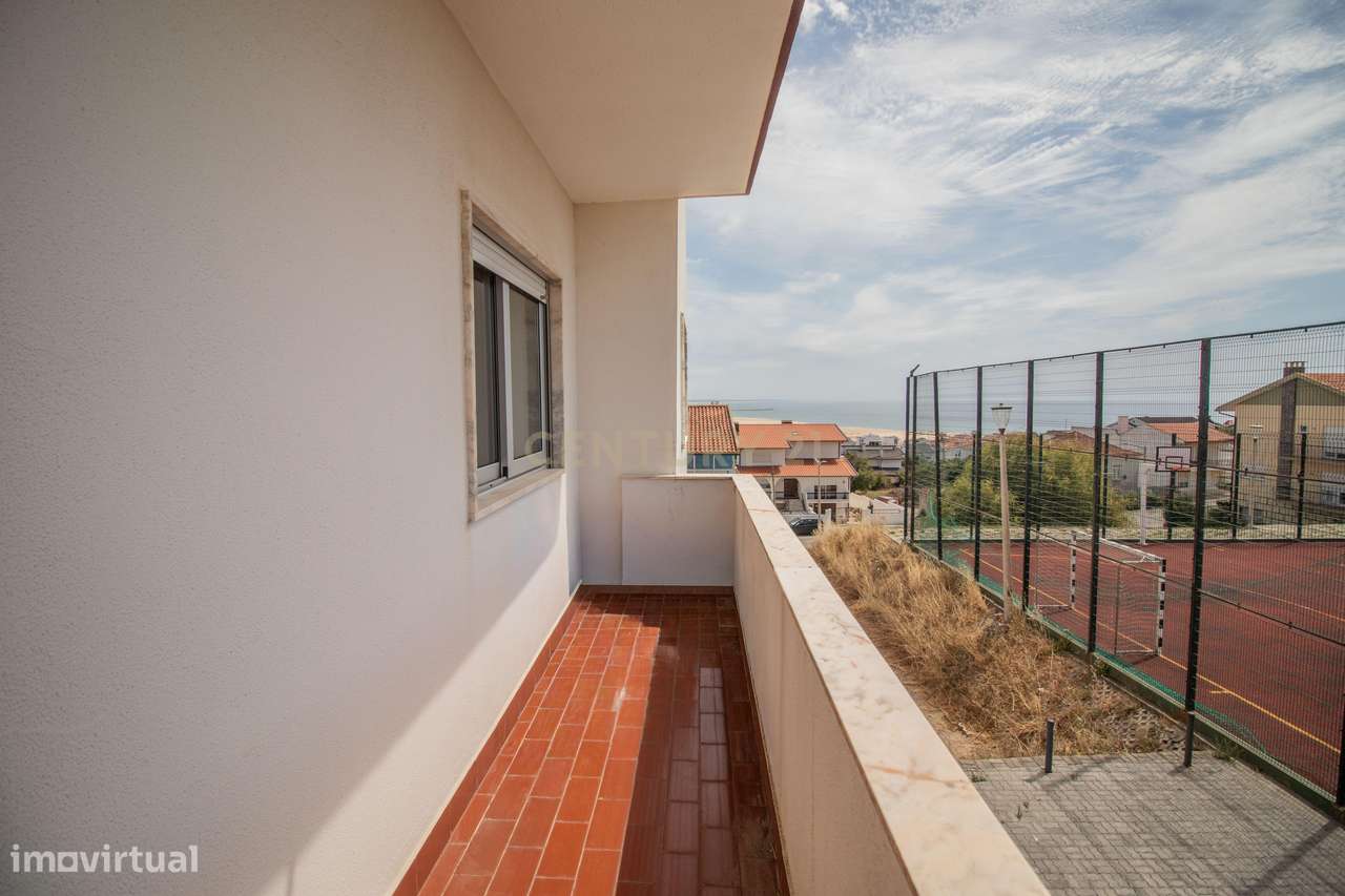 Apartamento T3 em Buarcos, a 900 metros da Praia, com elevador e excel-23