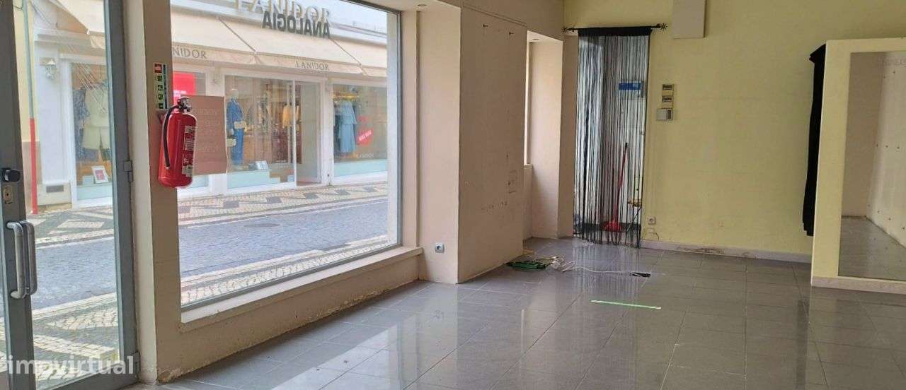 Loja no Centro Histórico de Santarém - Grande imagem: 3/8