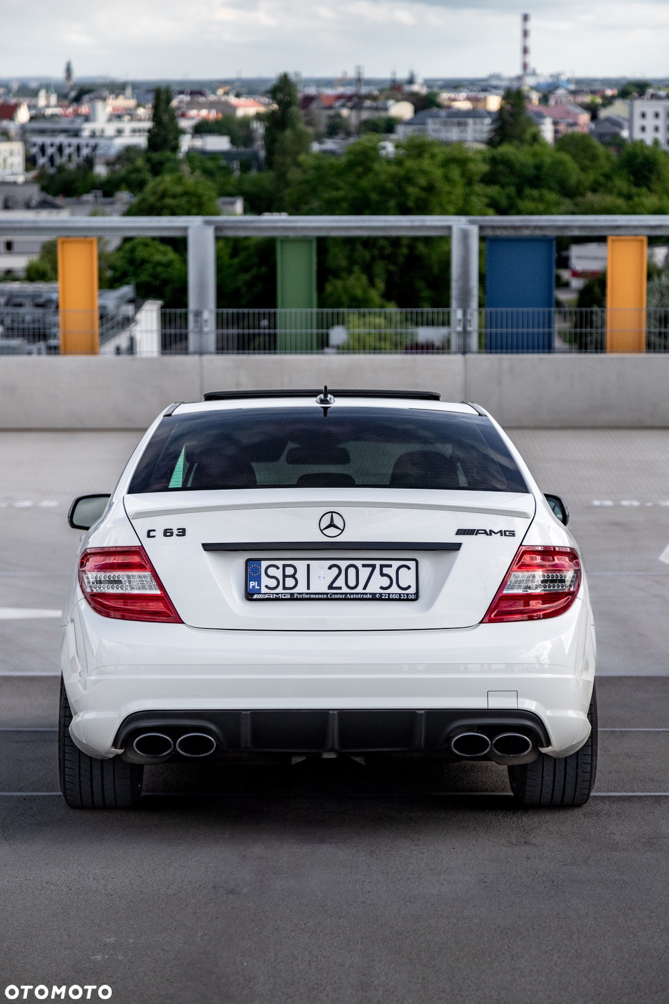 Mercedes-Benz Klasa C 63 AMG - 10