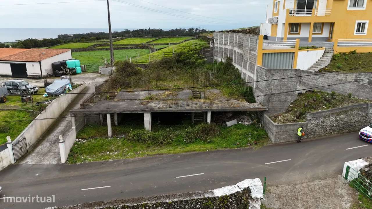 Terreno com inicio de construção em São Mateus da Calheta - Ilha Terce - Grande imagem: 4/7