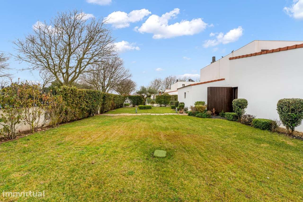 Moradia Isolada T4 com piscina, Oeiras Golf Residence, Oeiras-29