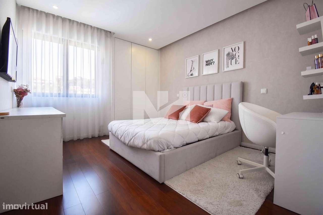 Moradia T4 Contemporânea | 4 Suites | C/ Piscina-24