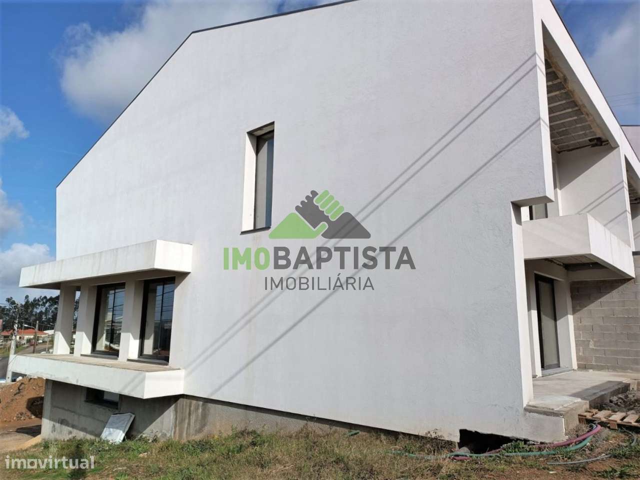 Moradia NOVA V4 no centro de Canedo-5