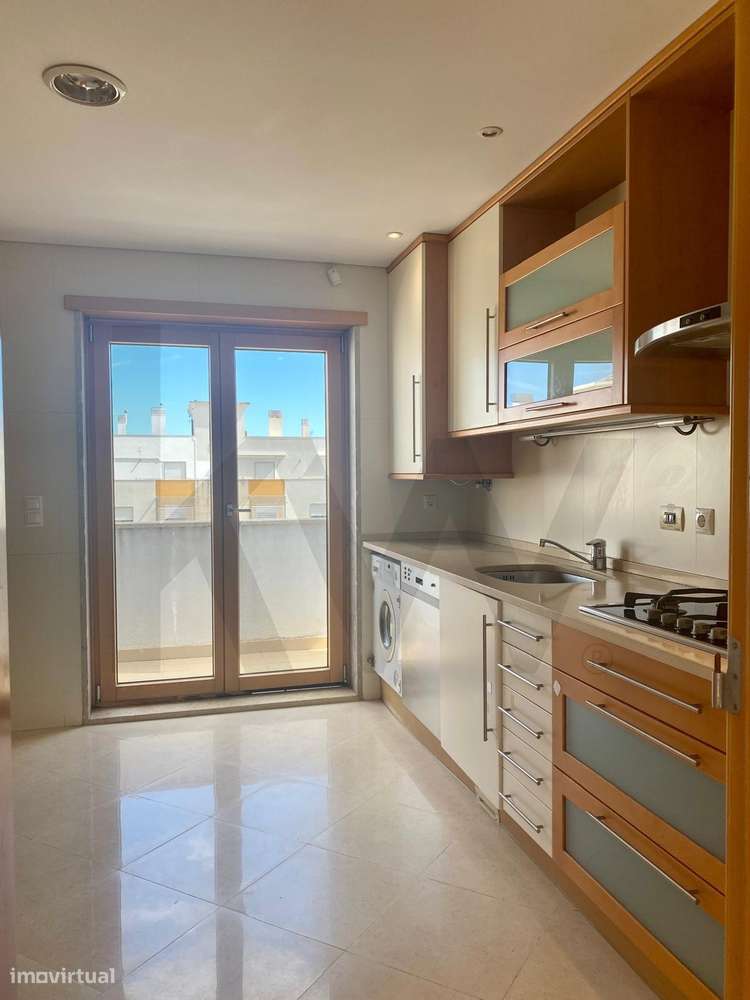 Fantástico Apartamento T2 Com 2 Terraços e Varanda - Expo SUL - Grande imagem: 5/27