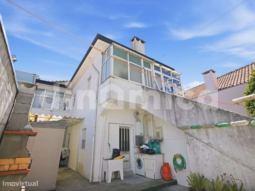 Moradia para Remodelar em Localização Premium - Vila Nova de Gaia (A)-9