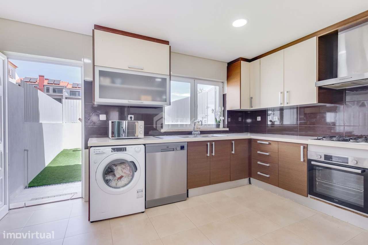 Moradia T3 Familiar na Quinta do Conde-25