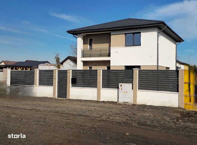 Casa/Vila Parter + 1Etaj/4 camere/Com.Berceni/Comision 0%-0