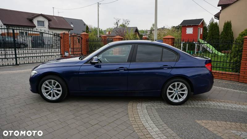 BMW Seria 3 330i xDrive - 6