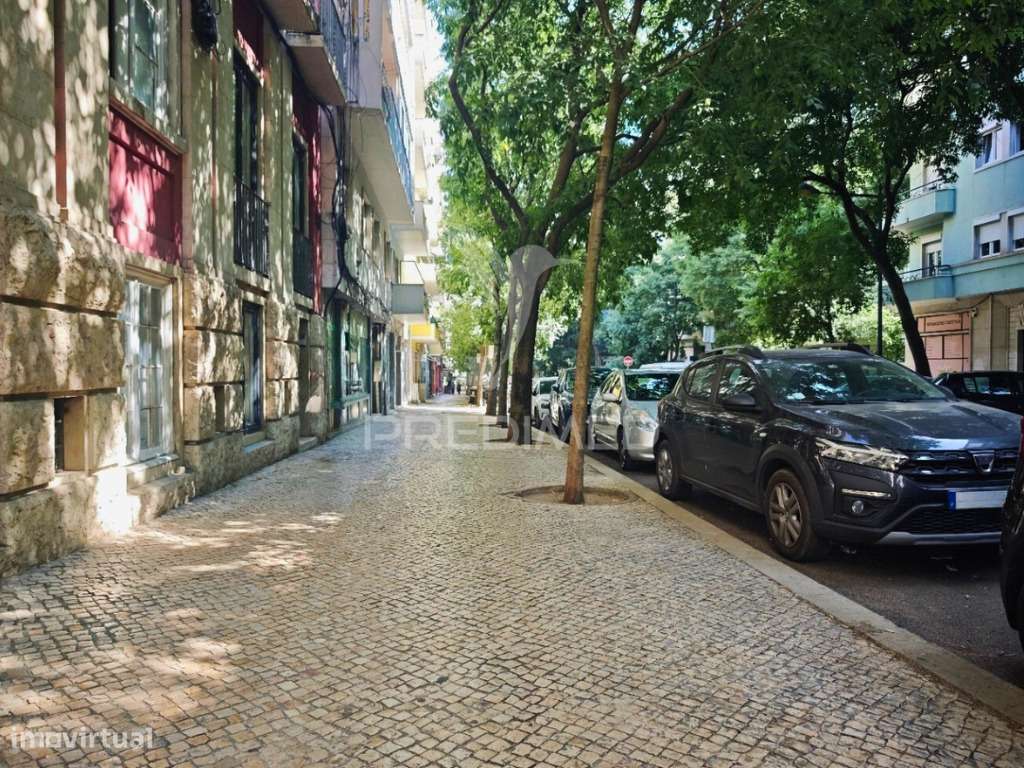 Loja com 140 m² à Venda na Rua Passos Manuel em Lisboa - Grande imagem: 1/8