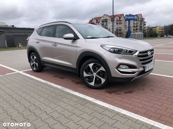 Hyundai Tucson 1.7 CRDI BlueDrive Style 2WD - 2