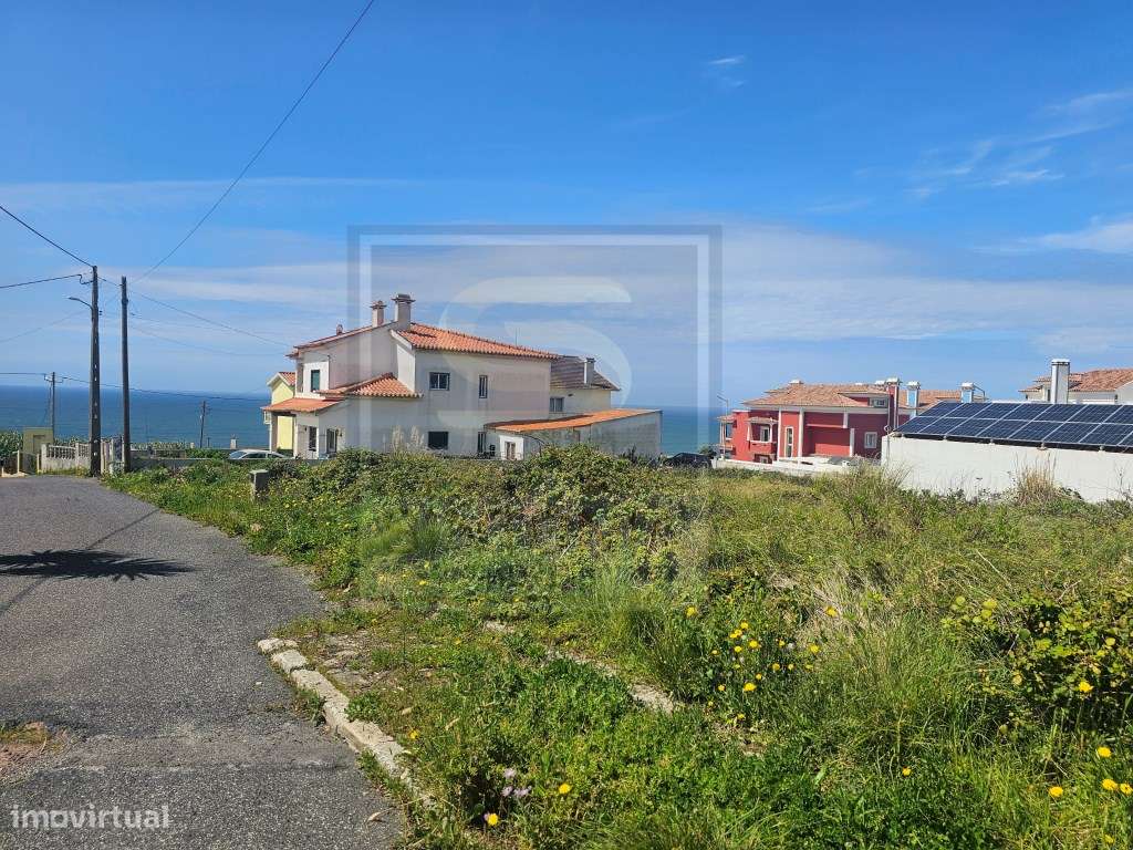 Terreno com Projeto Aprovado - Moradia Contemporânea Isolada com Vi...-11