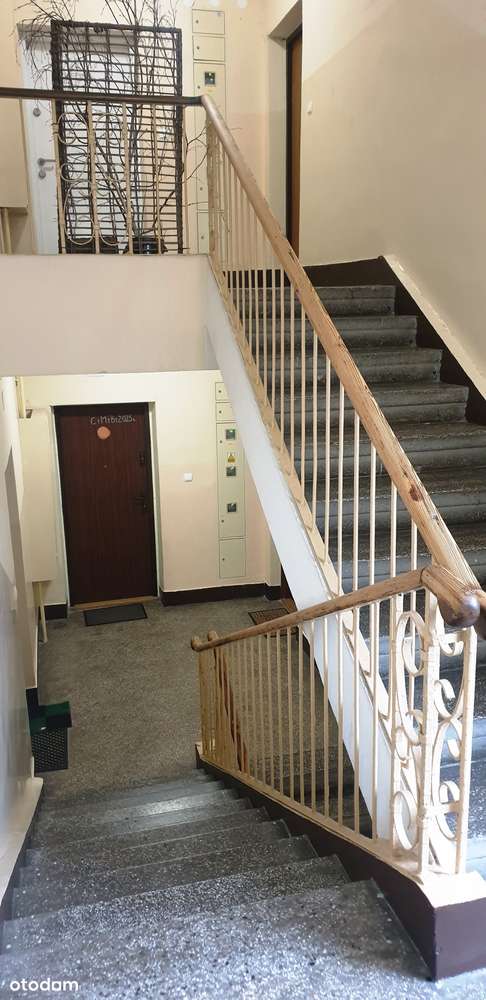 STARE BIELANY!.Kameralny budynek otoczony zielenią,ciche. Piwnica 6,75-10