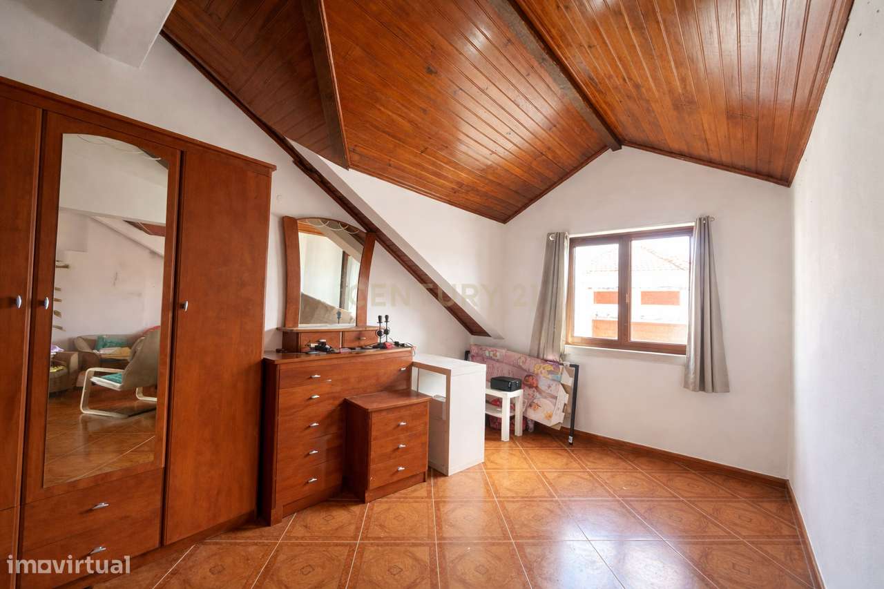 Moradia T2+2 no Bombarral com aproveitamento de sotão – Excelente opor - Grande imagem: 5/20