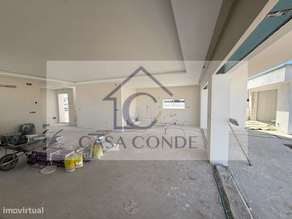 Moradia T4 Isolada Duplex em Azeitão com Piscina e Excelentes Acaba...-26