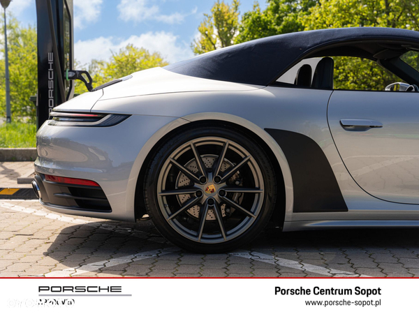 Porsche 911 Carrera 4S Cabrio - 11