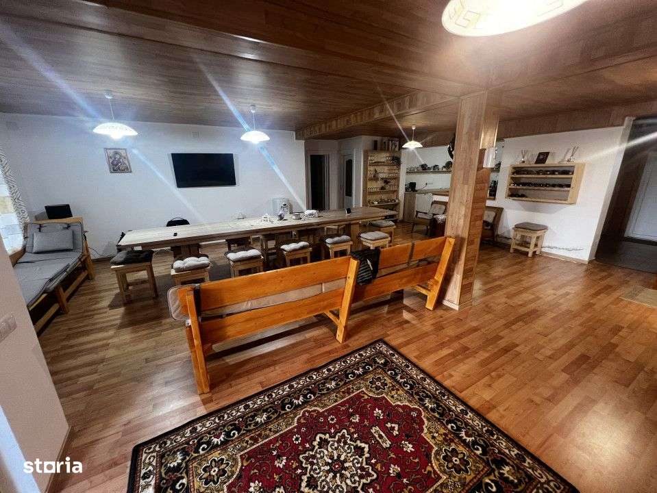 Cabana din Busteni, 320 mp utili, 1500 mp de teren, zona Belis - Imagine principală: 4/19