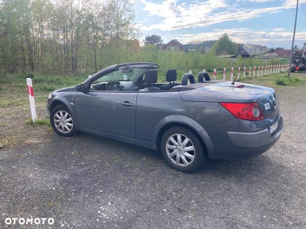 Renault Megane dCi 110 FAP Coupe Dynamique - 6