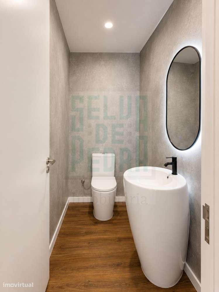T2+1 Remodelado com 140m² em Paços de Ferreira-12