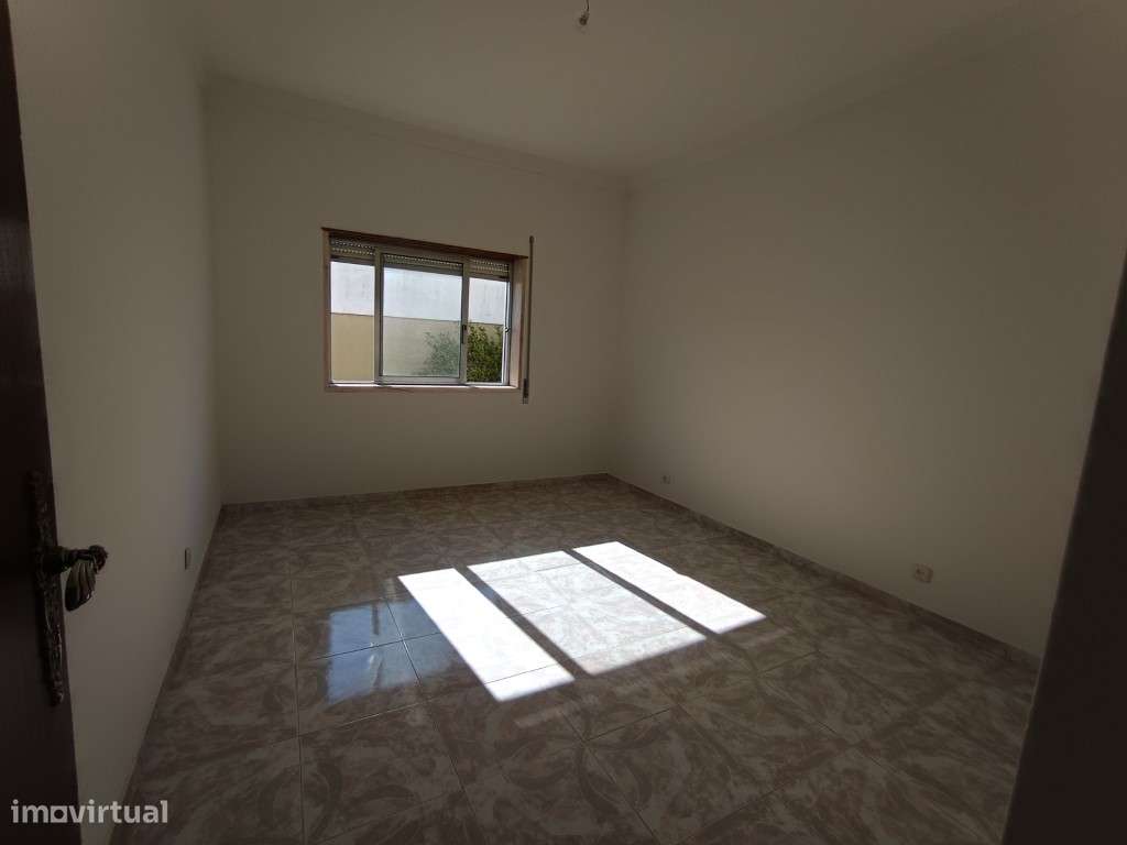 Moradia Geminada T3 na Quinta do Conde-11