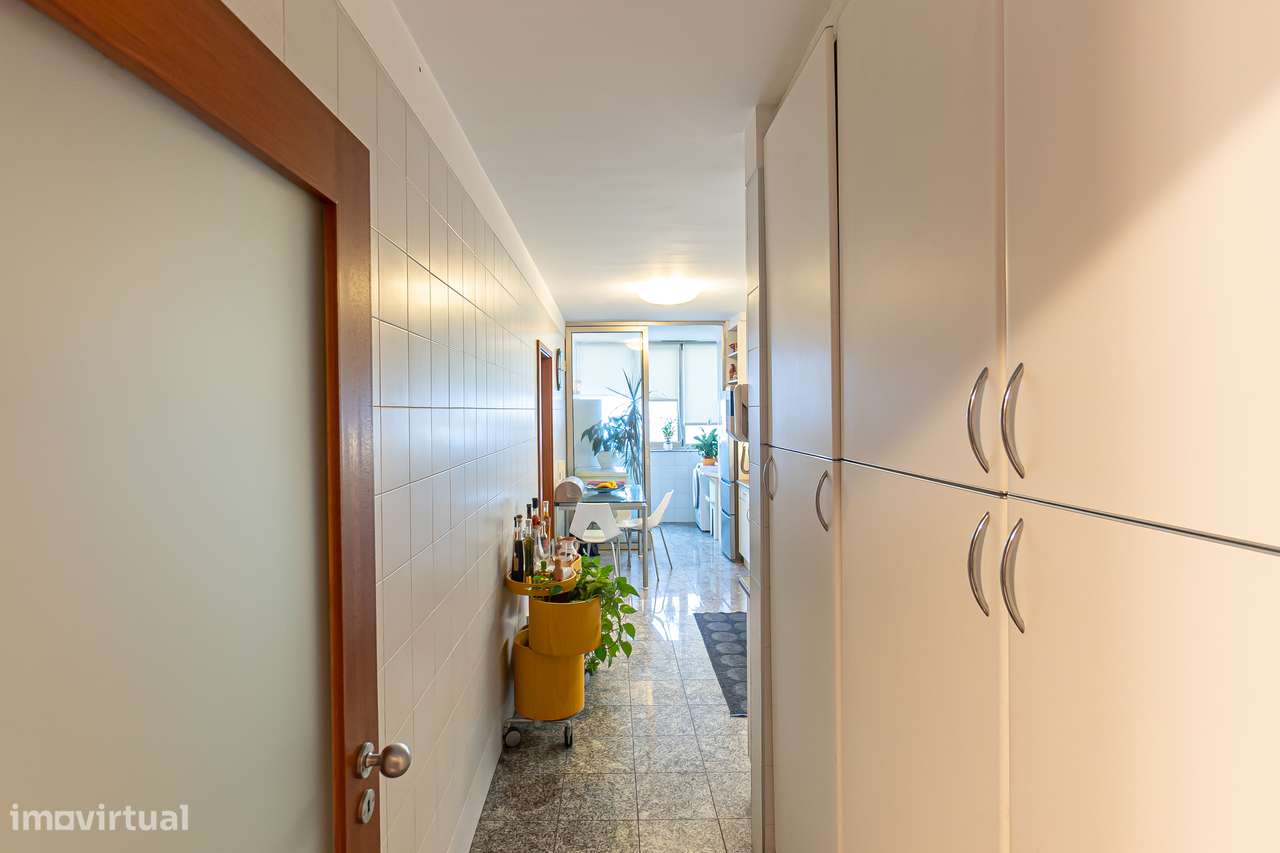 T2 no Último Piso | Condomínio Privado com Piscina | Vista Mar-5