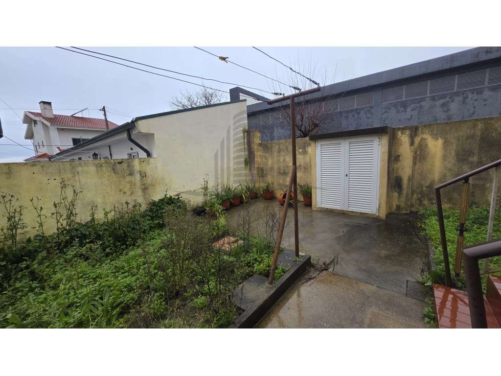 **Moradia de 4 frentes em Arcozelo - Oportunidade Única! **-14
