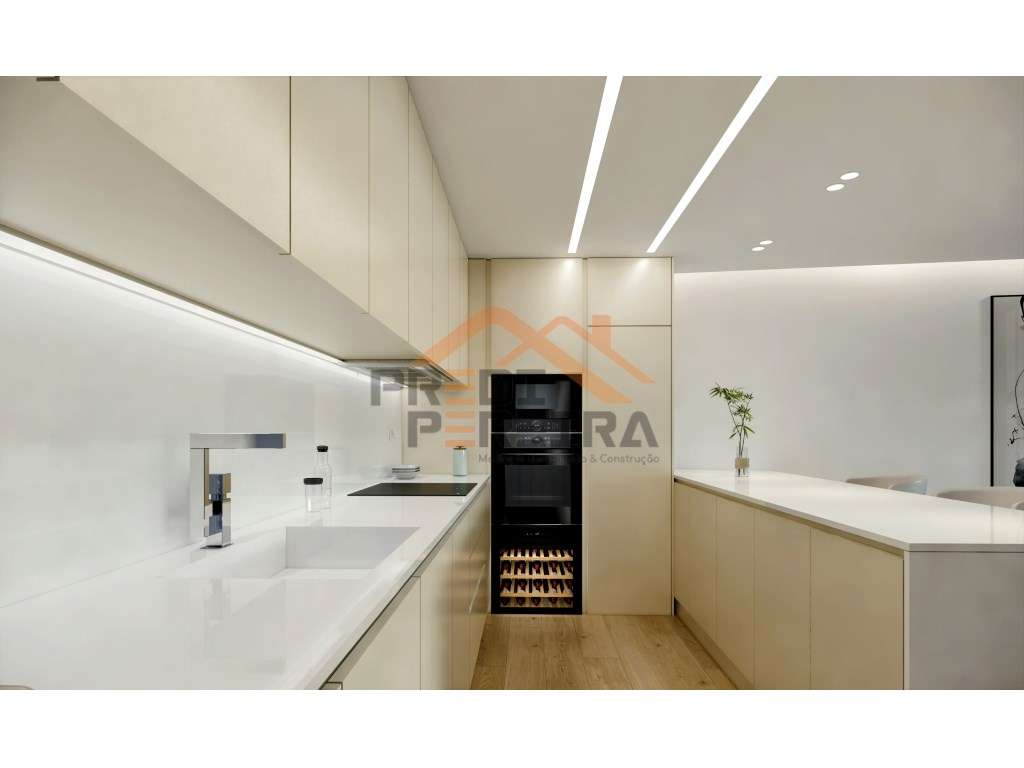 Apartamento T2, com varanda e parqueamento para duas viaturas, situ... - Grande imagem: 5/36