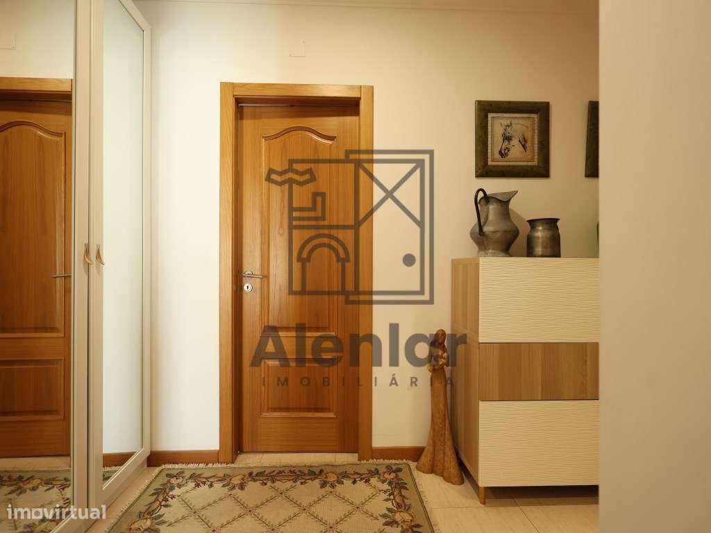 Excelente T3 com Box em Alenquer-22