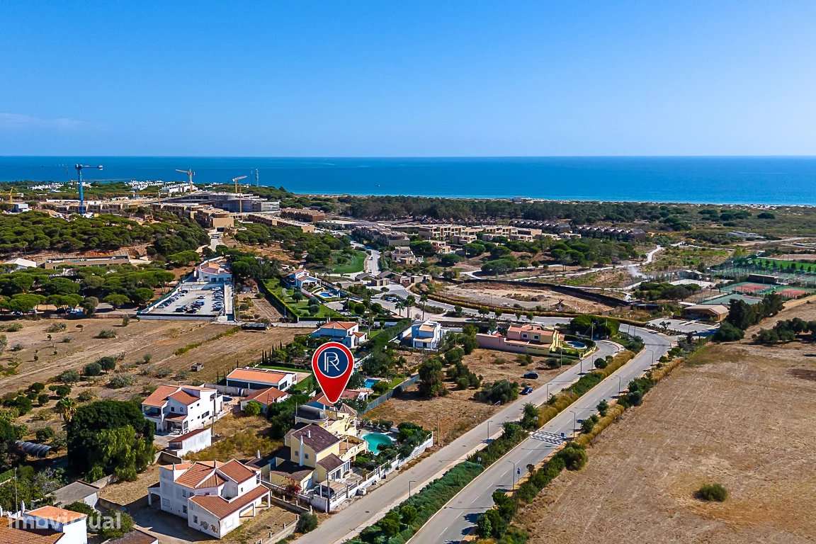 Fantástica moradia com 5 quartos, piscina, cave e amplos terraços com - Grande imagem: 5/60