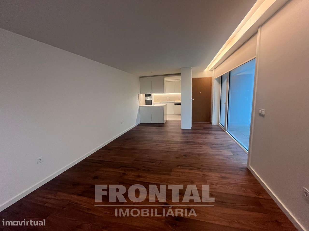 O SEU NOVO T1 DE SONHO NO CENTRO DO PORTO COM GARAGEM! - Grande imagem: 2/20