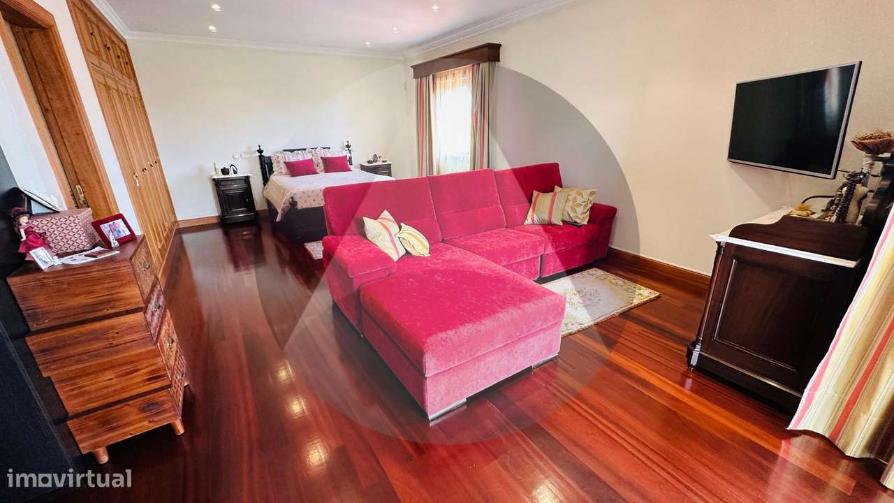 Fantástica moradia T6 c/ piscina-13