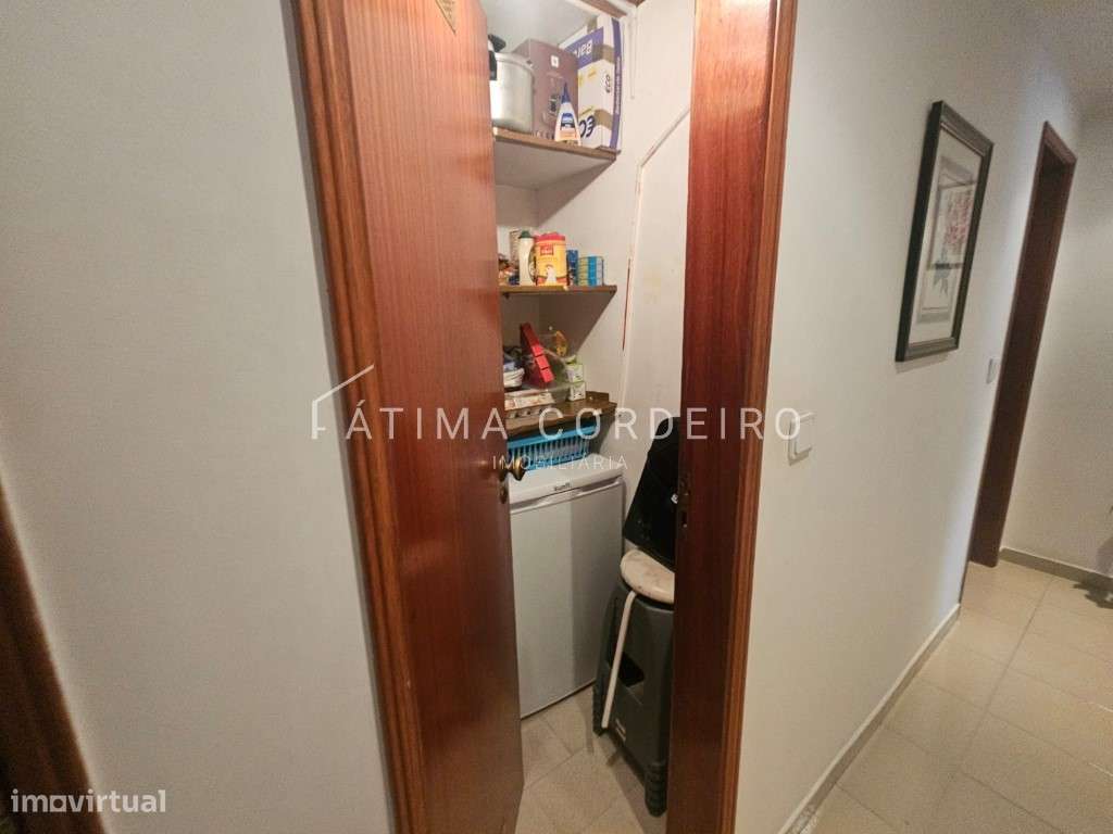 Apartamento T2 na Amora - Localização Privilegiada e Excelente Opor...-7