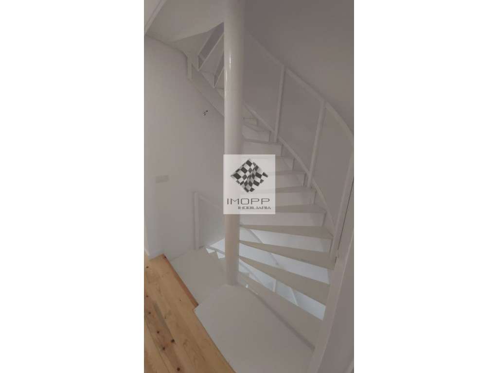 Moradia T2 +2 no centro histórico de Carnide-15