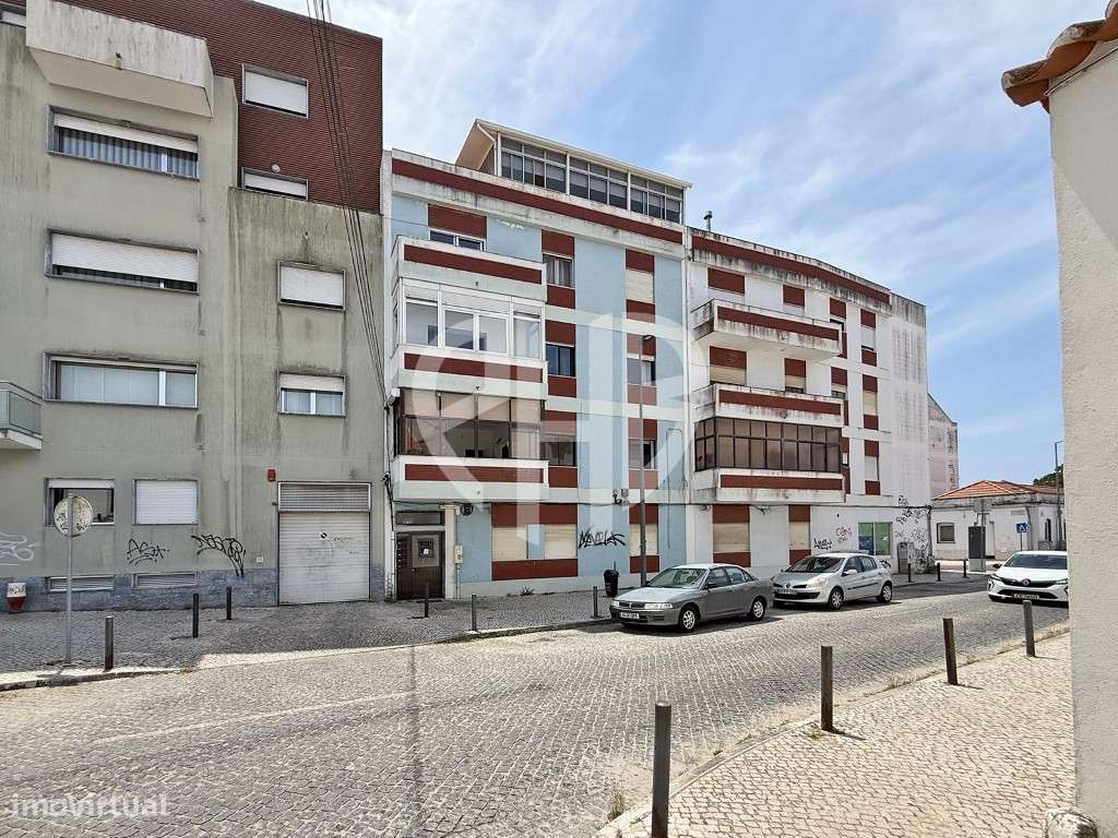 T3 PRONTO A HABITAR NO BARREIRO - CONFORTO, LOCALIZAÇÃO E QUALIDADE...-48