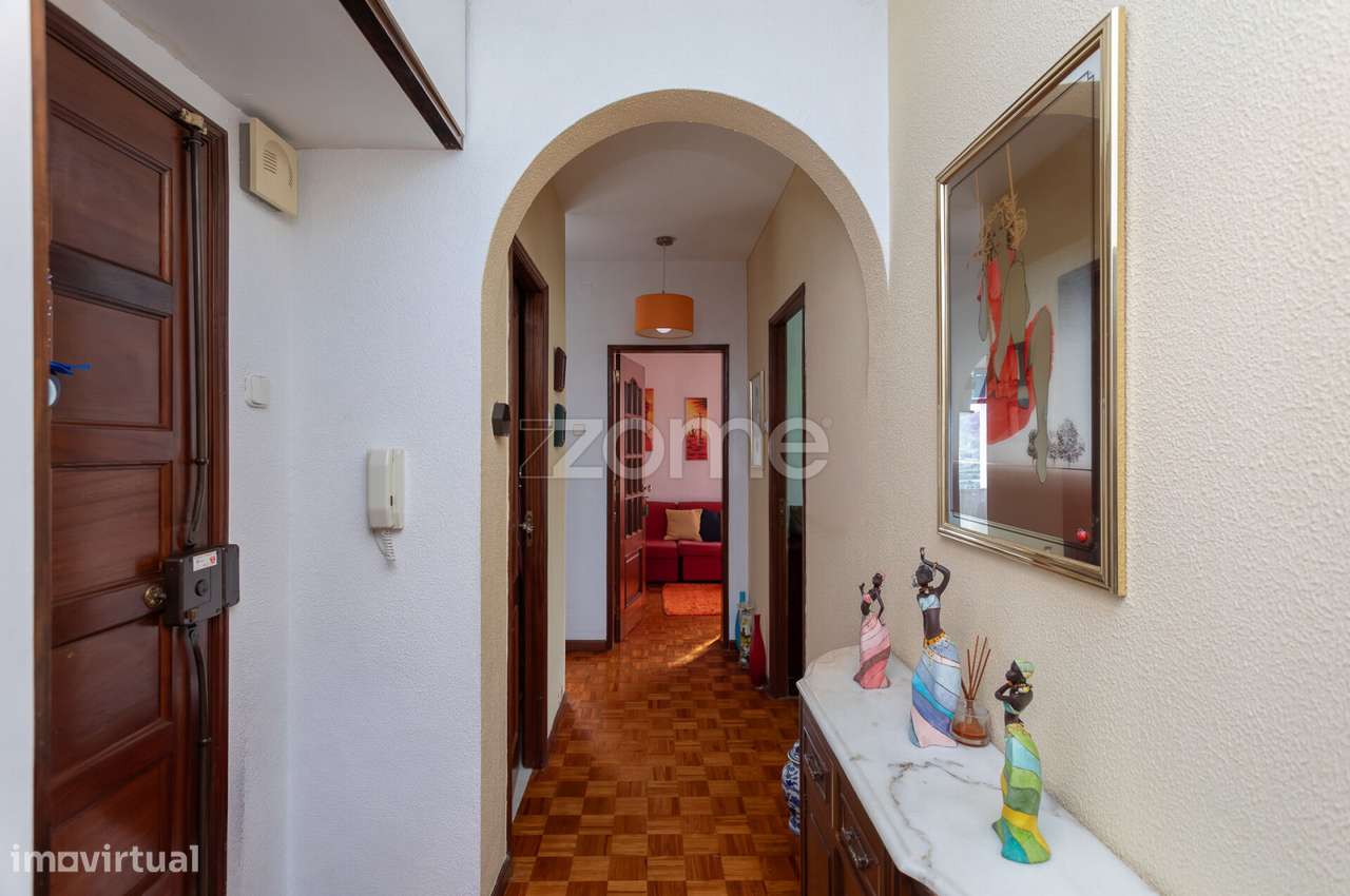 T3 em Sto. António dos Cavaleiros - Grande imagem: 3/28