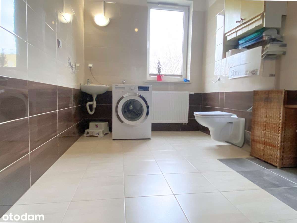 Duży taras, 2 łazienki, garaż, piwnica, 5 min. do stacji PKP / SKM-4
