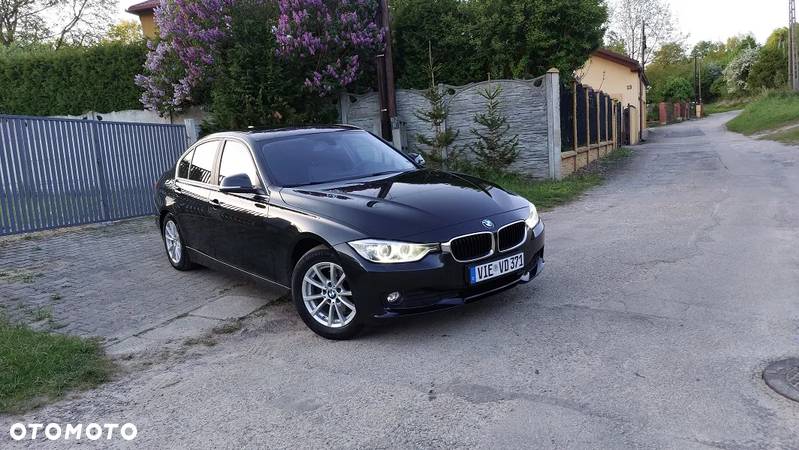 BMW Seria 3 320d Efficient Dynamics Luxury Line - 18