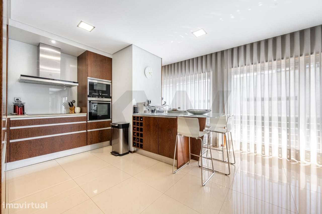 Apartamento T3 no Centro com 205m2 e Box Privativa - Grande imagem: 3/24