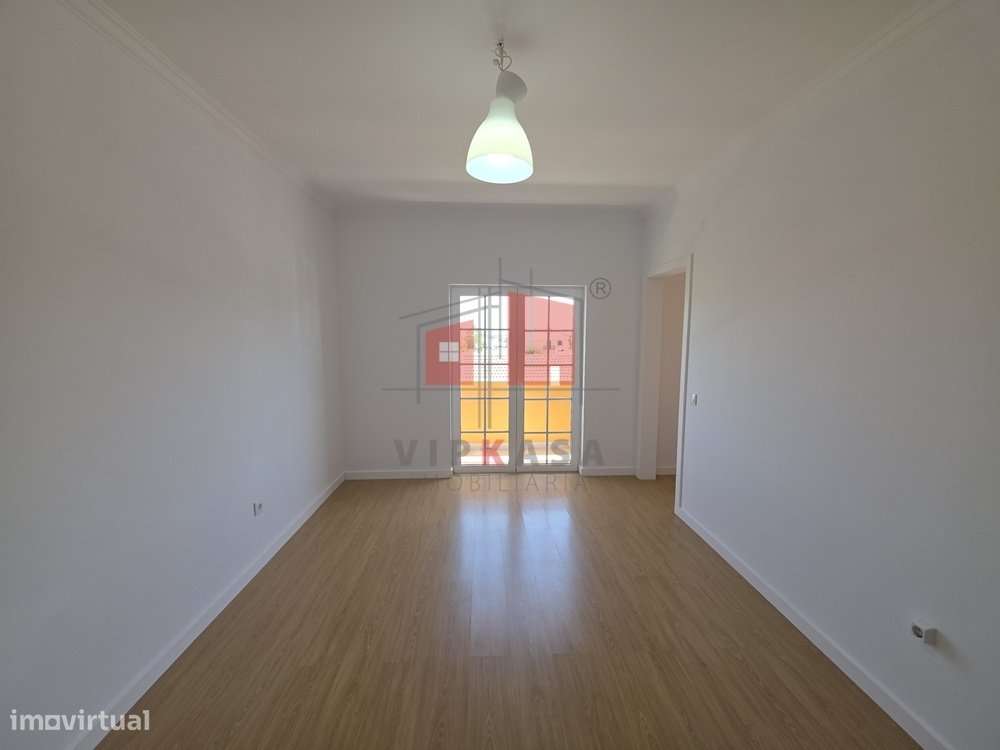 Moradia T4 com Piscina em 900 m2 de lote-11
