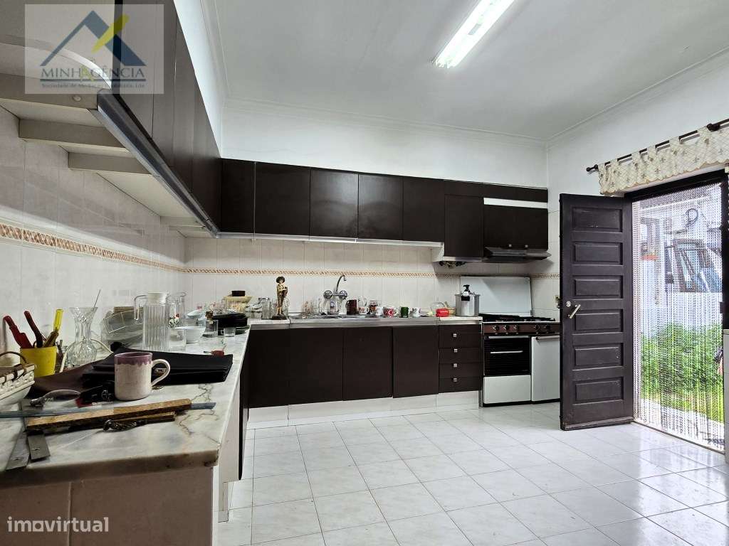 Moradia isolada com garagem na Quinta do Conde-30